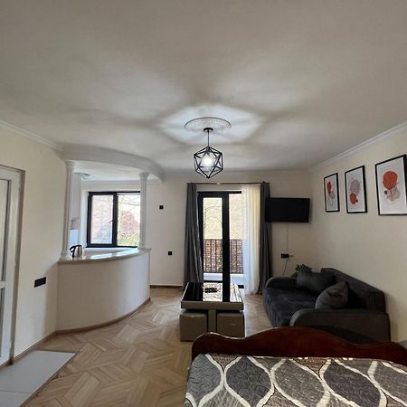 Maco'S Apartment Кутаиси Екстериор снимка