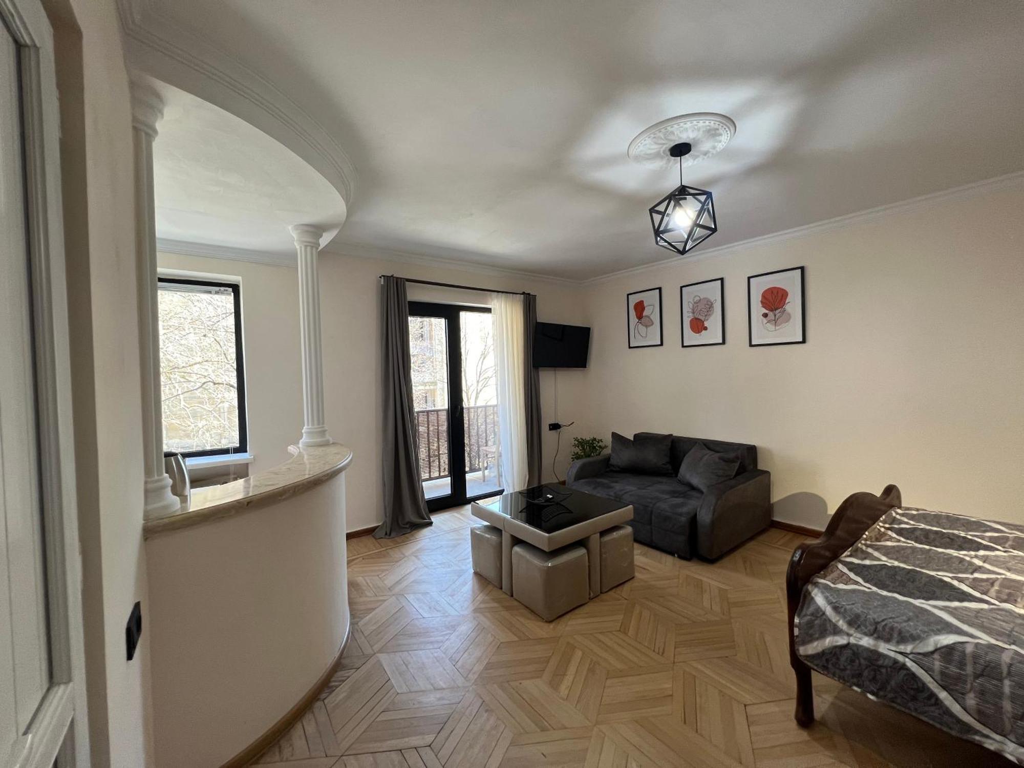 Maco'S Apartment Кутаиси Екстериор снимка